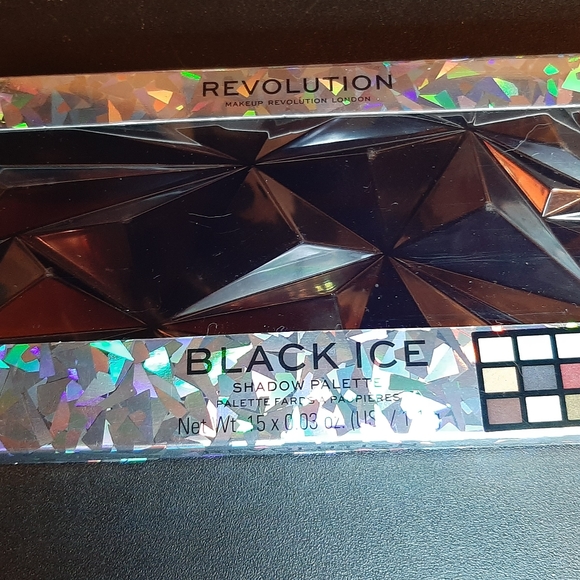 BNIB Revolution Black Ice palette - Picture 3 of 3